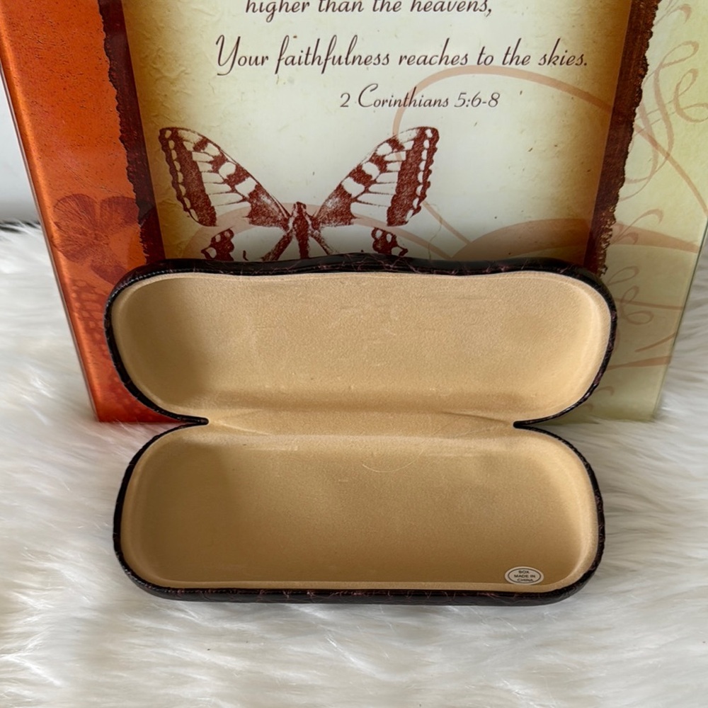 Brown Crocodile Pattern Eyeglass Case - image 3